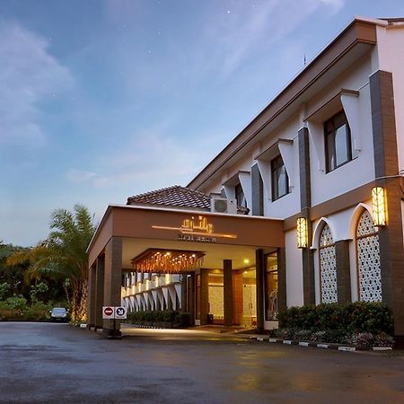 Multazam Hotel Solo Extérieur photo