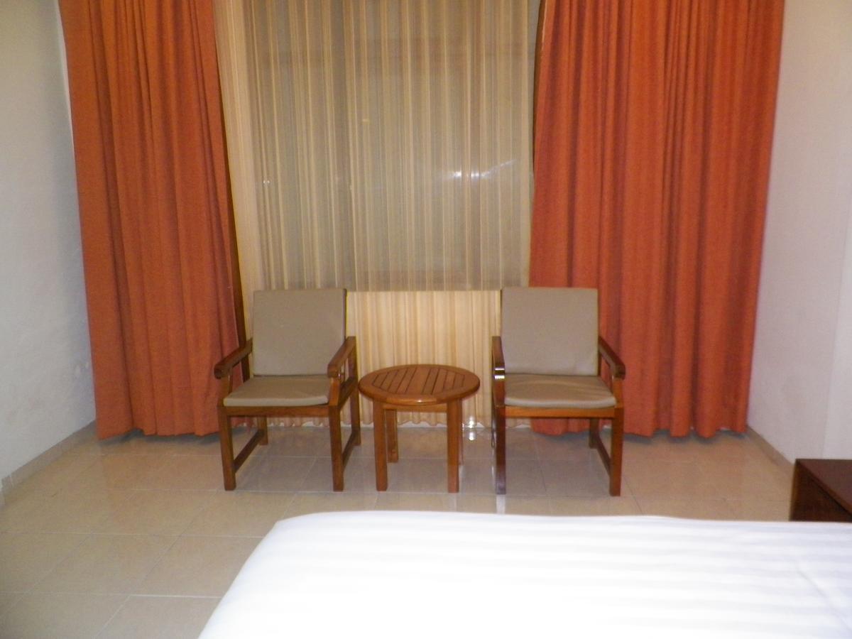Multazam Hotel Solo Extérieur photo