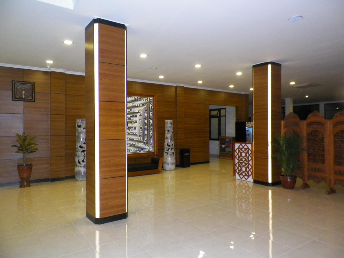 Multazam Hotel Solo Extérieur photo