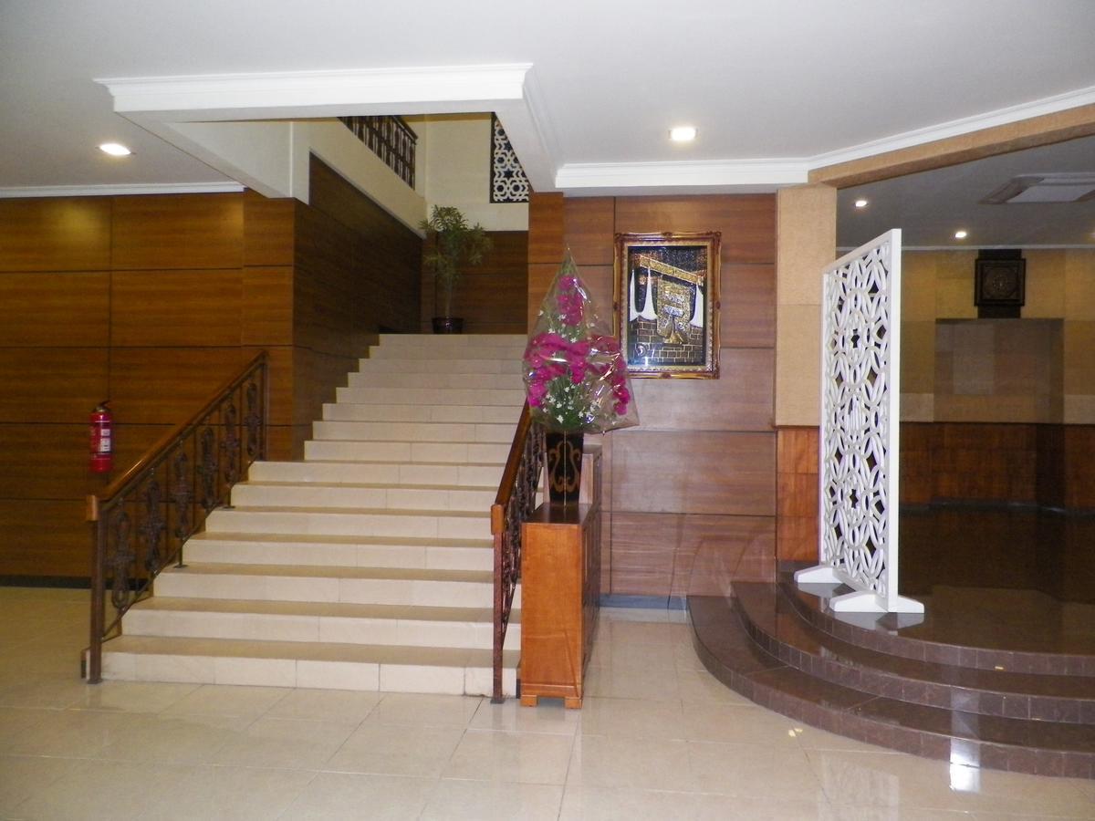 Multazam Hotel Solo Extérieur photo