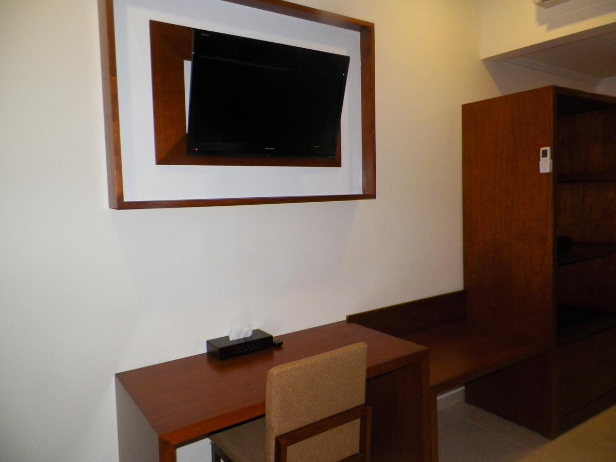 Multazam Hotel Solo Extérieur photo