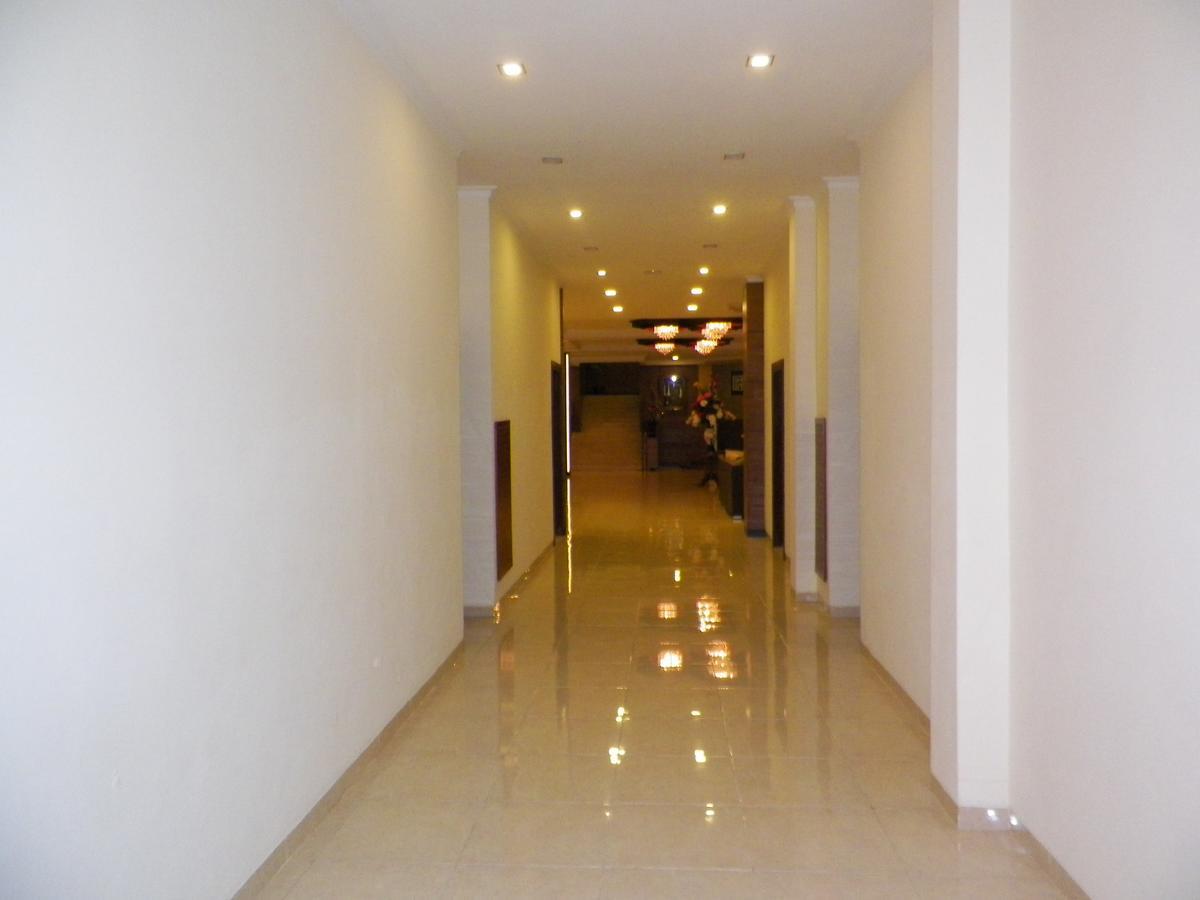 Multazam Hotel Solo Extérieur photo
