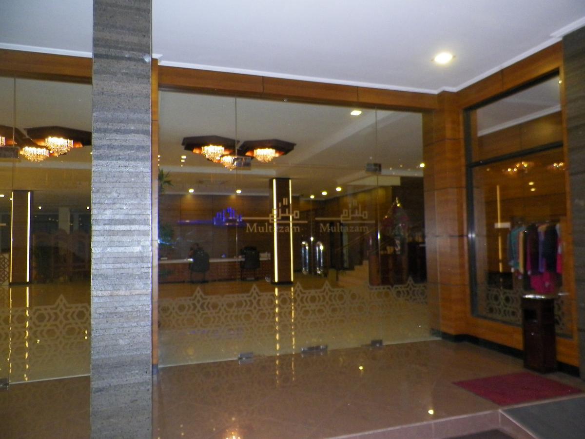 Multazam Hotel Solo Extérieur photo