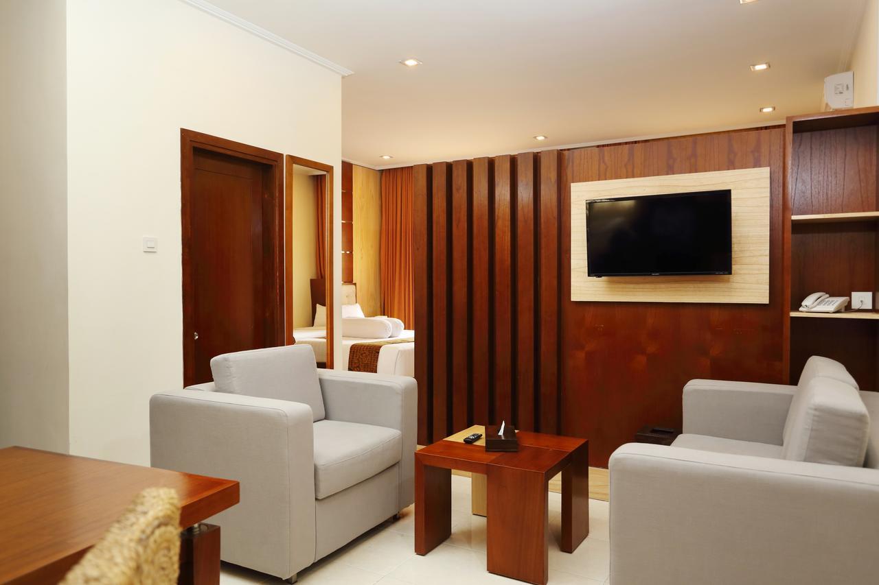 Multazam Hotel Solo Extérieur photo
