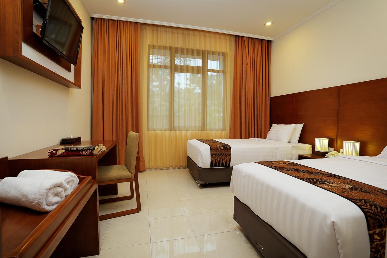 Multazam Hotel Solo Extérieur photo