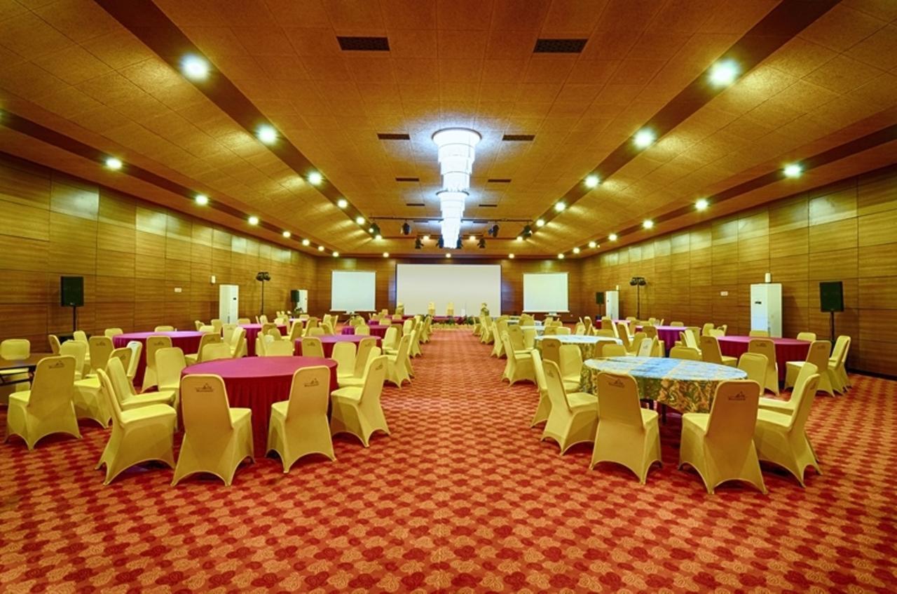 Multazam Hotel Solo Extérieur photo